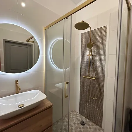 Spacieux Avec Parking Prive